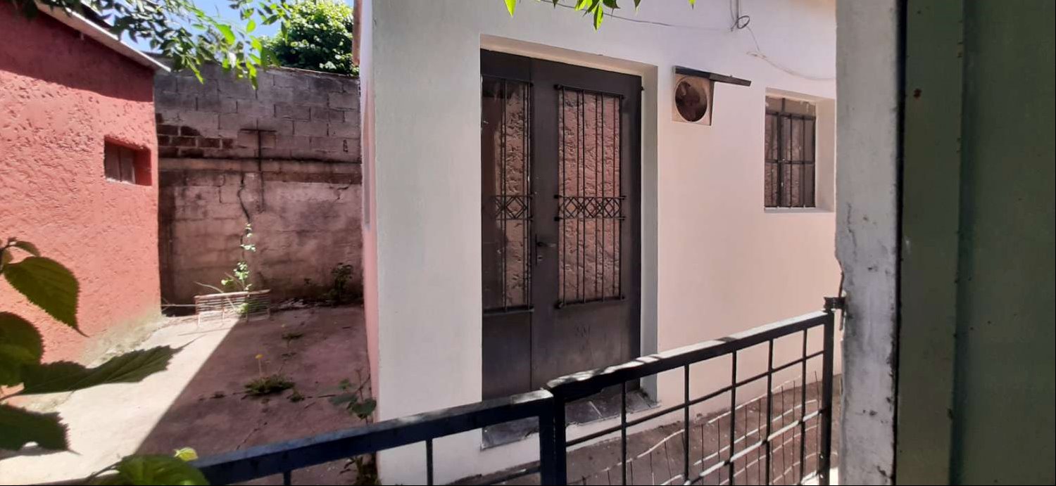 CASA EN ALQUILER 1 DORMITORIO. LAGOMAR NORTE