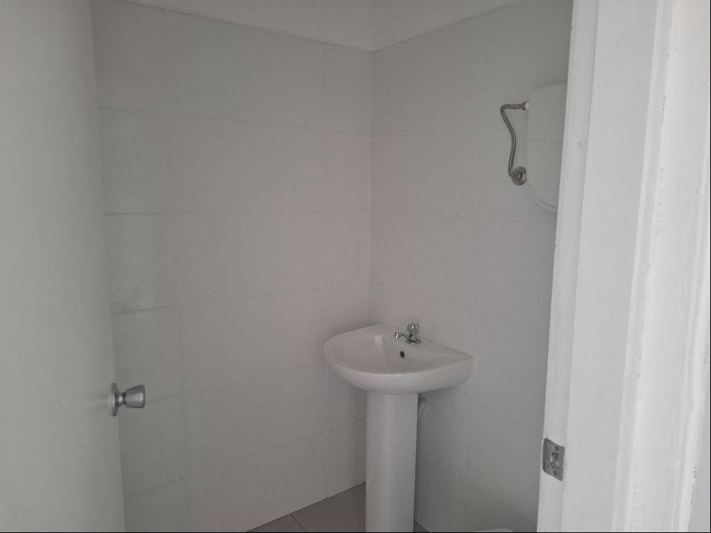 LOCAL  COMERCIAL,  EN LAGOMAR SOBRE GIANNATTASIO · Foto 7