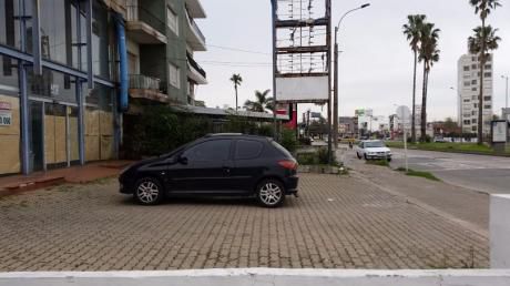 Precioso Local En La Mejor Zona De Av Italia