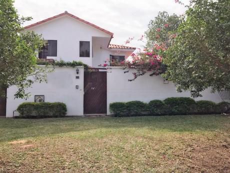 Hermosa Casa En Venta En Av. Roca Y Coronado