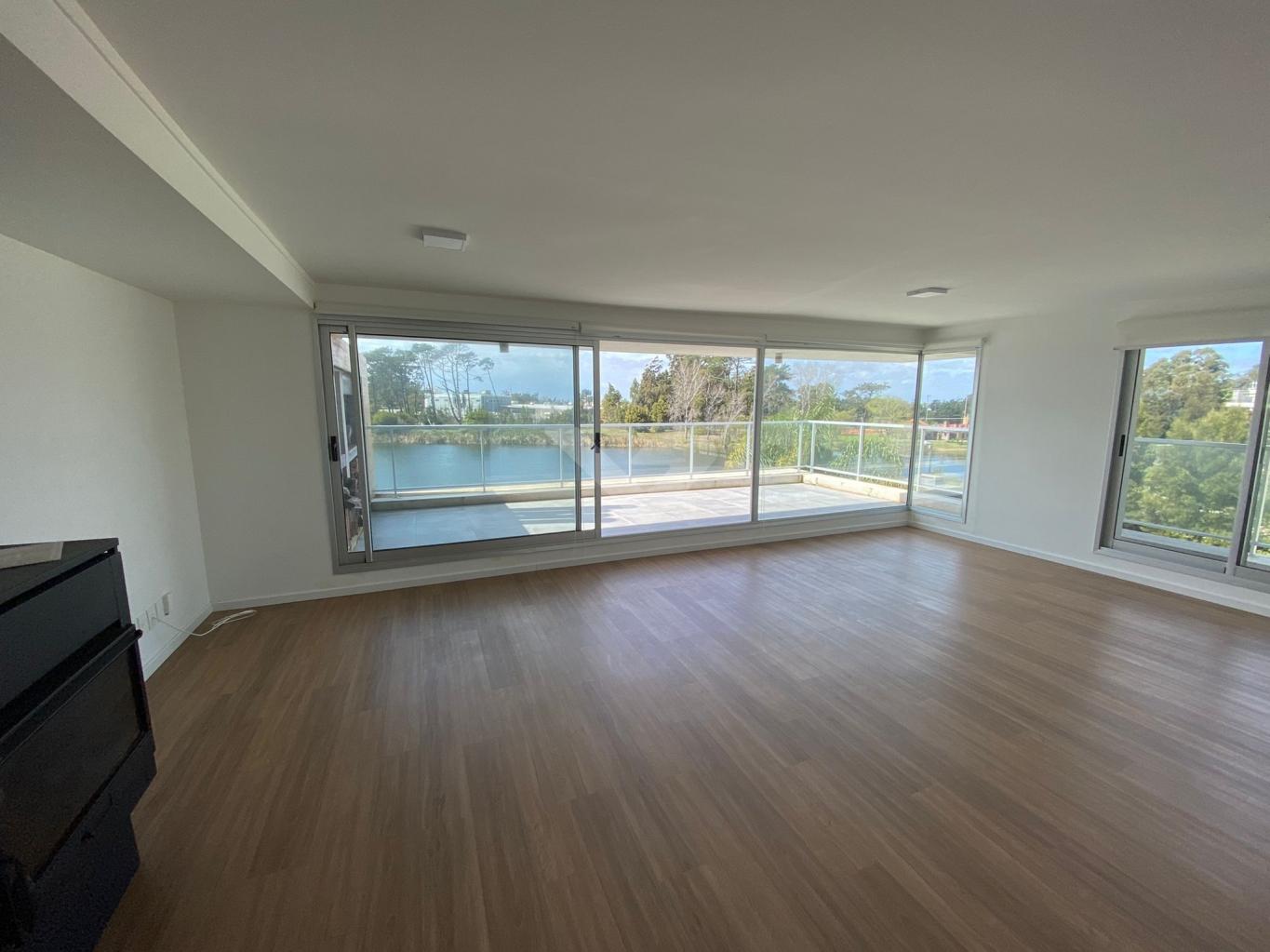 Alquiler Apartamento, vista al lago 3 dormitorios. Amenities. Garage. Seguridad