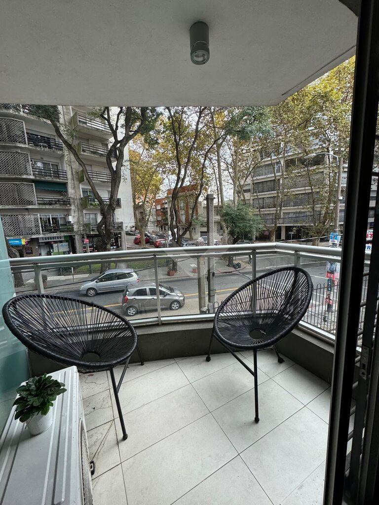 Alquiler Apartamento Pocitos 2 dormitorios, patio y balcón