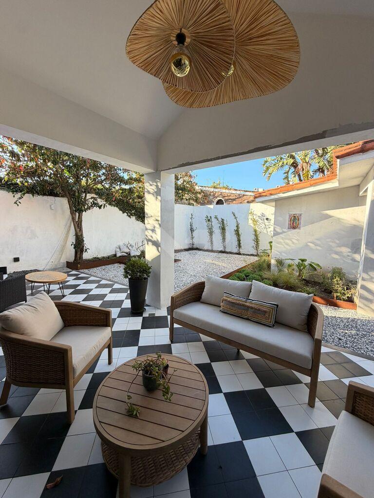 Venta casa Carrasco Sur. 2 dormitorios. 1 planta. Barbacoa. Jardin. Parrillero
