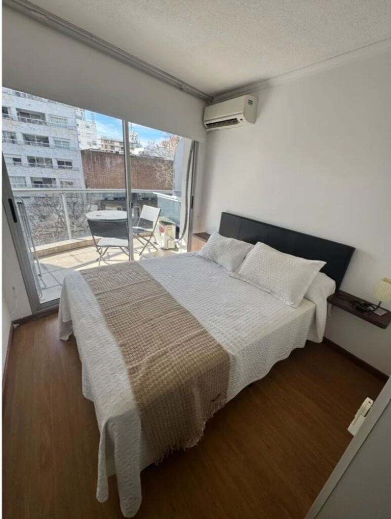 Apartamento 1 dormitorio amueblado Al frente · Foto 3
