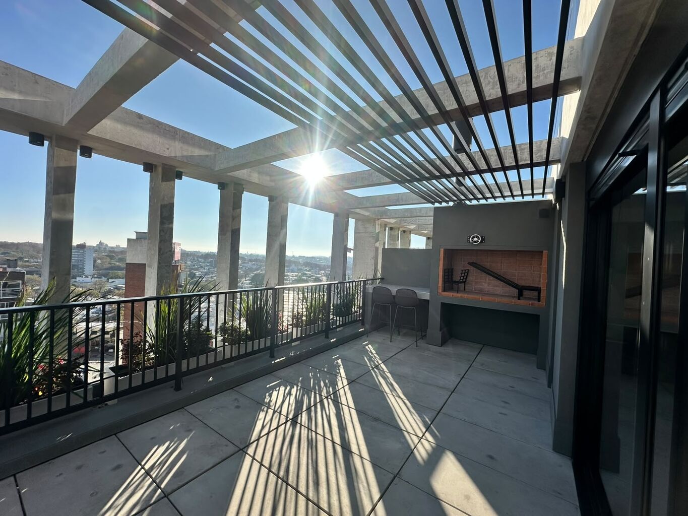 -Penthouse de 2 dormitorios con Parrilero exclusivo en Parque Batlle