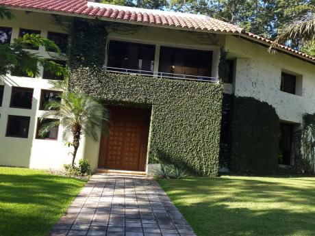 Colinas Del Urubo 2 Vendo Casa