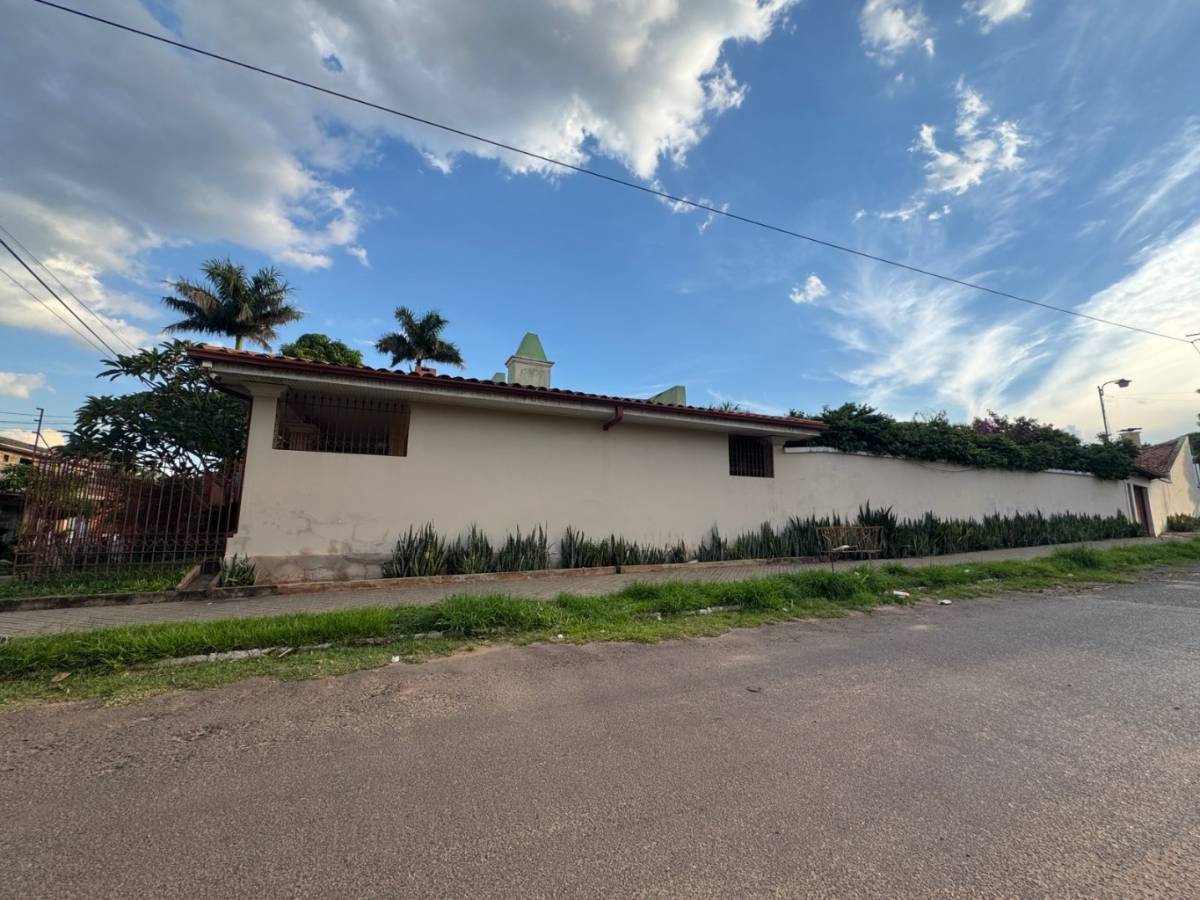 VENDO en Fernando de la Mora–Zona Norte|Propiedad en esquina con gran potencial — foto 2