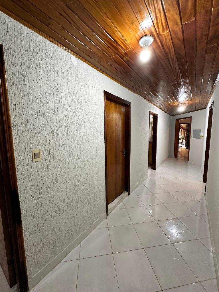 VENDO AMPLIA CASA EN SAN BERNARDINO — foto 3