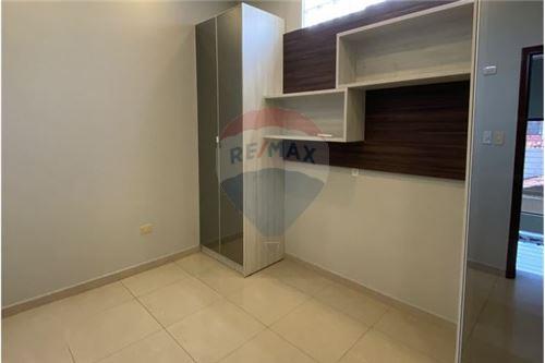 ALQUILO MODERNA CASA, BO PINOZA. — foto 2
