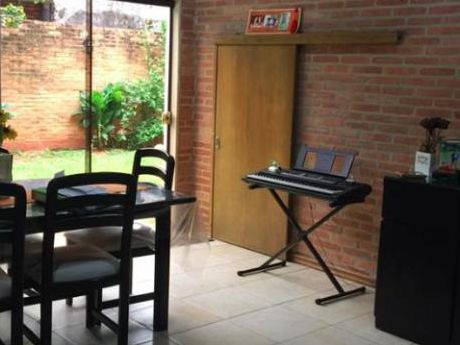 Vendo Hermosa Casa Barrio Mburucuya