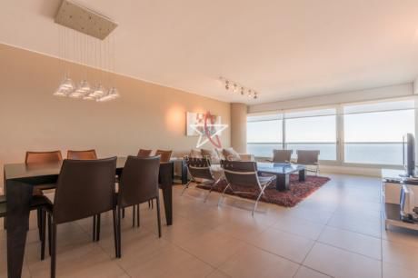 Apto 2 Suites Y Dep Piso Alto 1ra Fila Playa Brava.