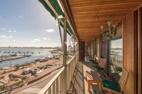 Apartamento, 2 Dormitorios, 2 Baños, Puerto, Punta Del Este, Venta