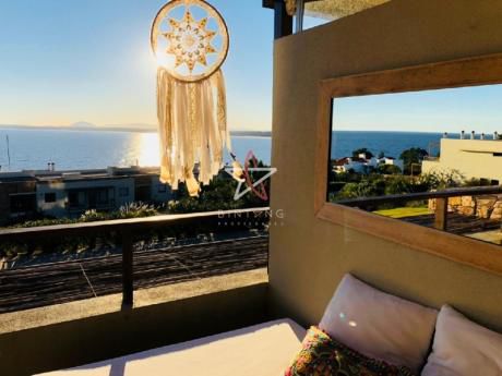Apartamento, 2 Dormitorios, 2 Baños + Toilette, Punta Ballena, Punta Del Este, Venta