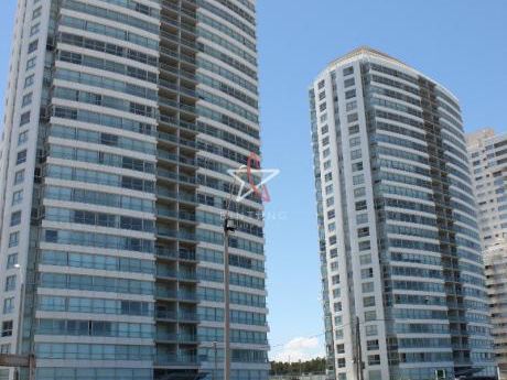 Apto 2 Suites Y Dep Piso Alto 1ra Fila Playa Brava.