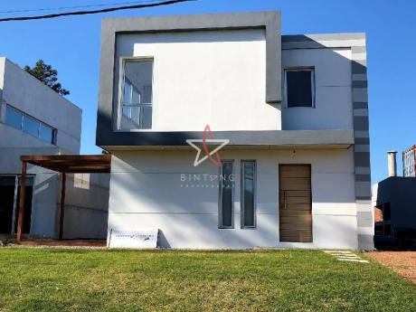 Casa, 2 Dormitorios, 1 Baño + Toilette, Punta Del Este, Venta