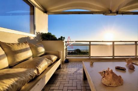 Apartamento, 2 Dormitorios, 2 Baños, Mansa, Punta Del Este, Venta