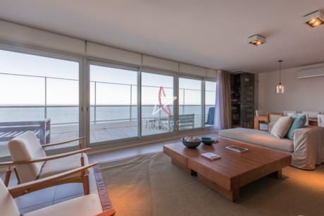Apartamento Penthouse, 4 Dormitorios Y Dependencia, Brava, Punta Del Este, Venta