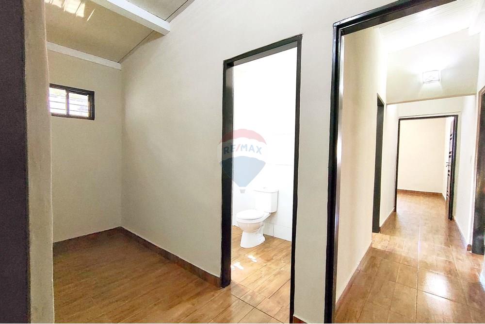 Casa en alquiler en Luque — foto 3