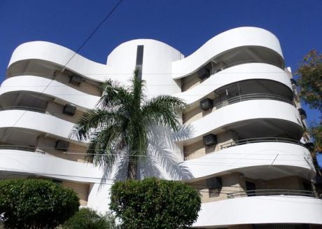 Alquilo Departamento De 2 Dormitorios Con Area De Servicio En Barrio Obrero