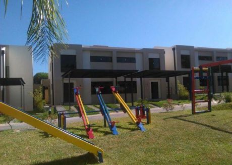 Alquilo Dúplex En Condominio En Luque