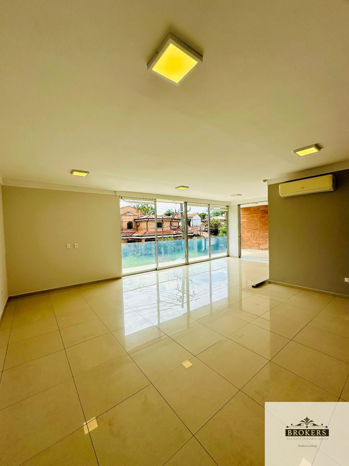 Alquilo Departamento De 251 m2 De 3 Dormitorios En Barrio Mburucuya — foto 2