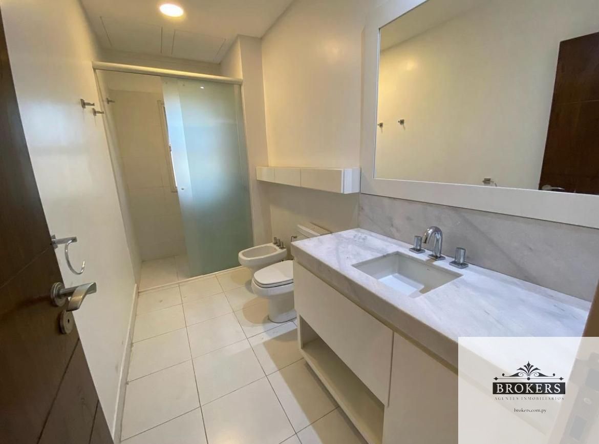Alquilo Amplio Departamento de Tres Dormitorios En Suite En Villa Aurelia — foto 2