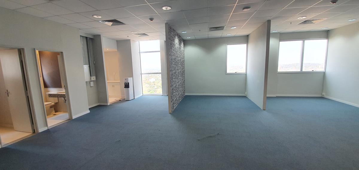 Alquilo Oficina De 94 m2 Con 2 Cocheras En El WTC Asunción — foto 2
