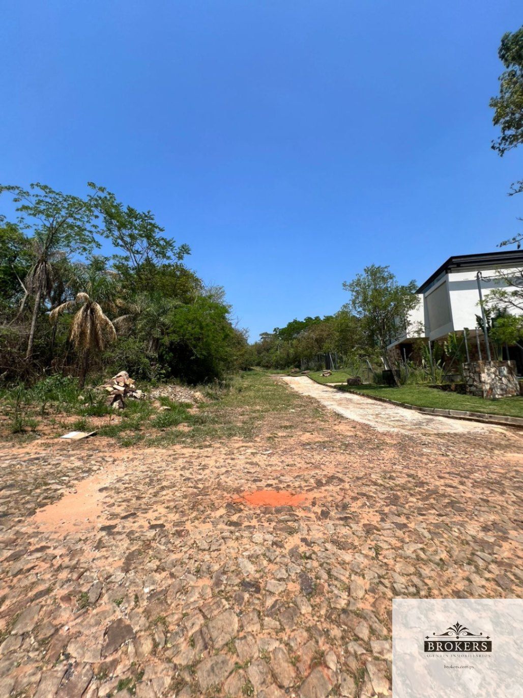 Vendo Amplio Terreno De 1.036 m2 En Zona Anfiteatro — foto 3