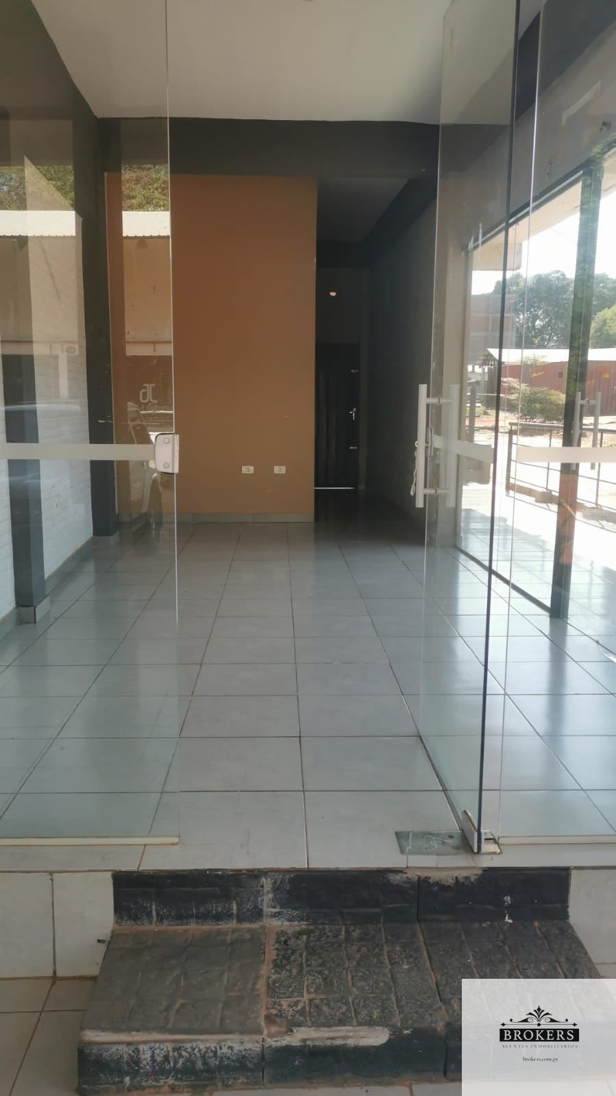 Local Comercial en alquiler ubicado en Villa Amelia — foto 3