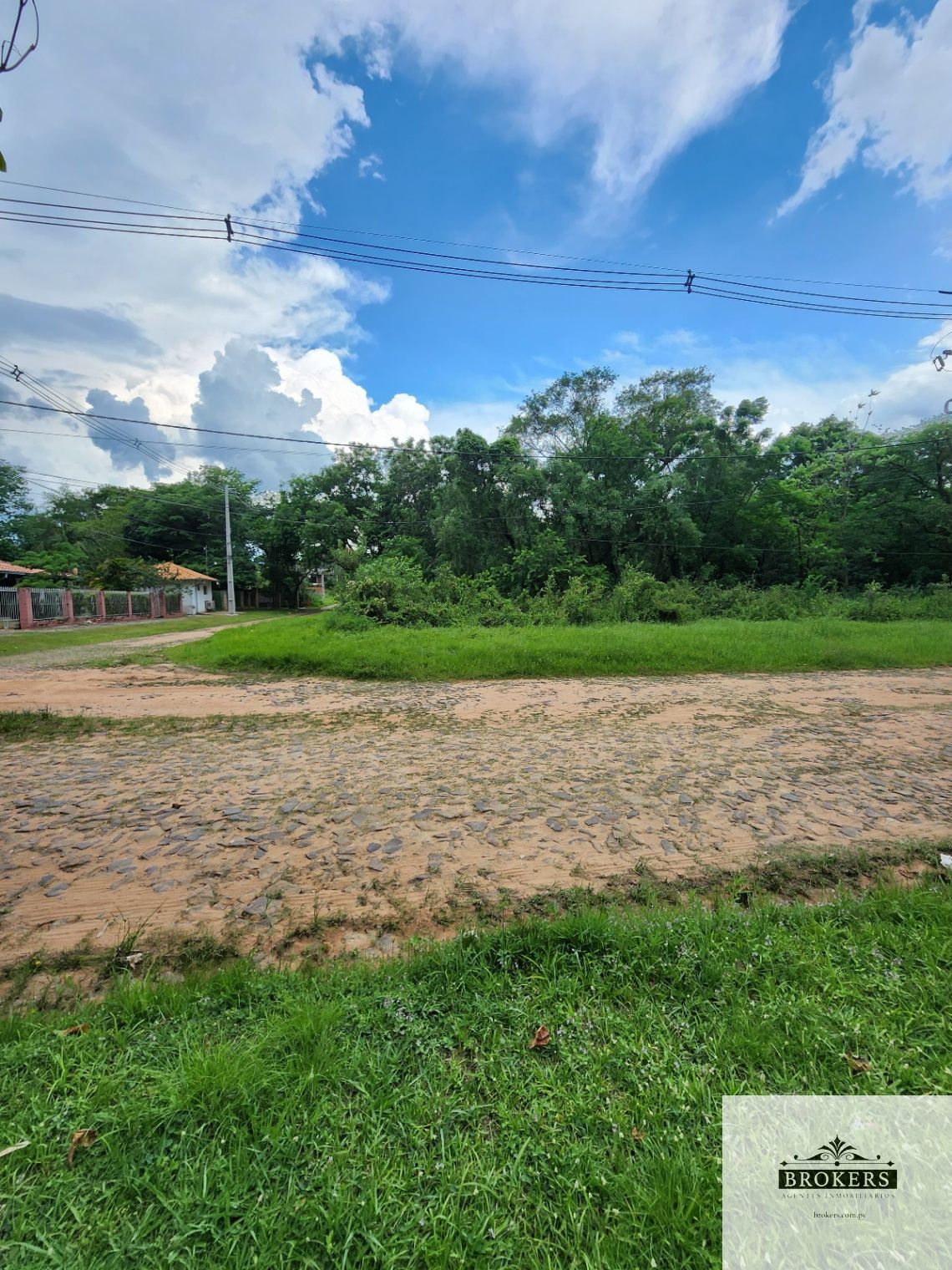 En Venta Hermoso Terreno en Esquina De 1.221 m2 En San Bernardino — foto 3