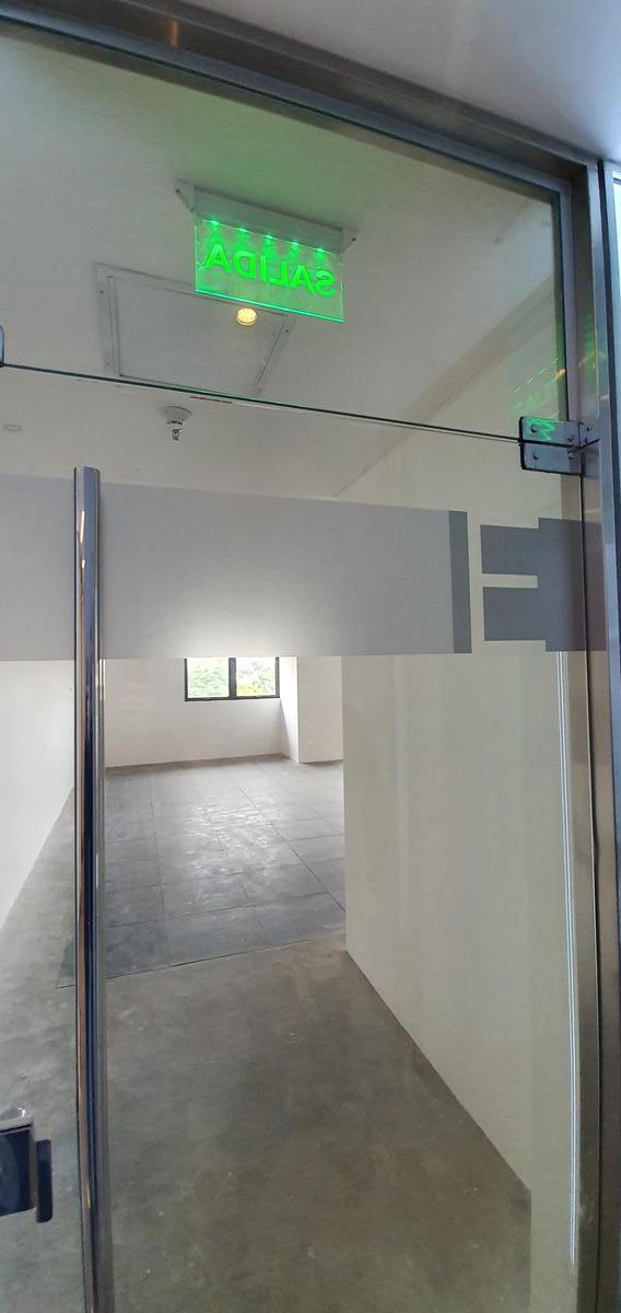Alquilo A Estrenar Oficina Corporativa De 137 m2 Con 2 Cocheras En Villa Morra — foto 2