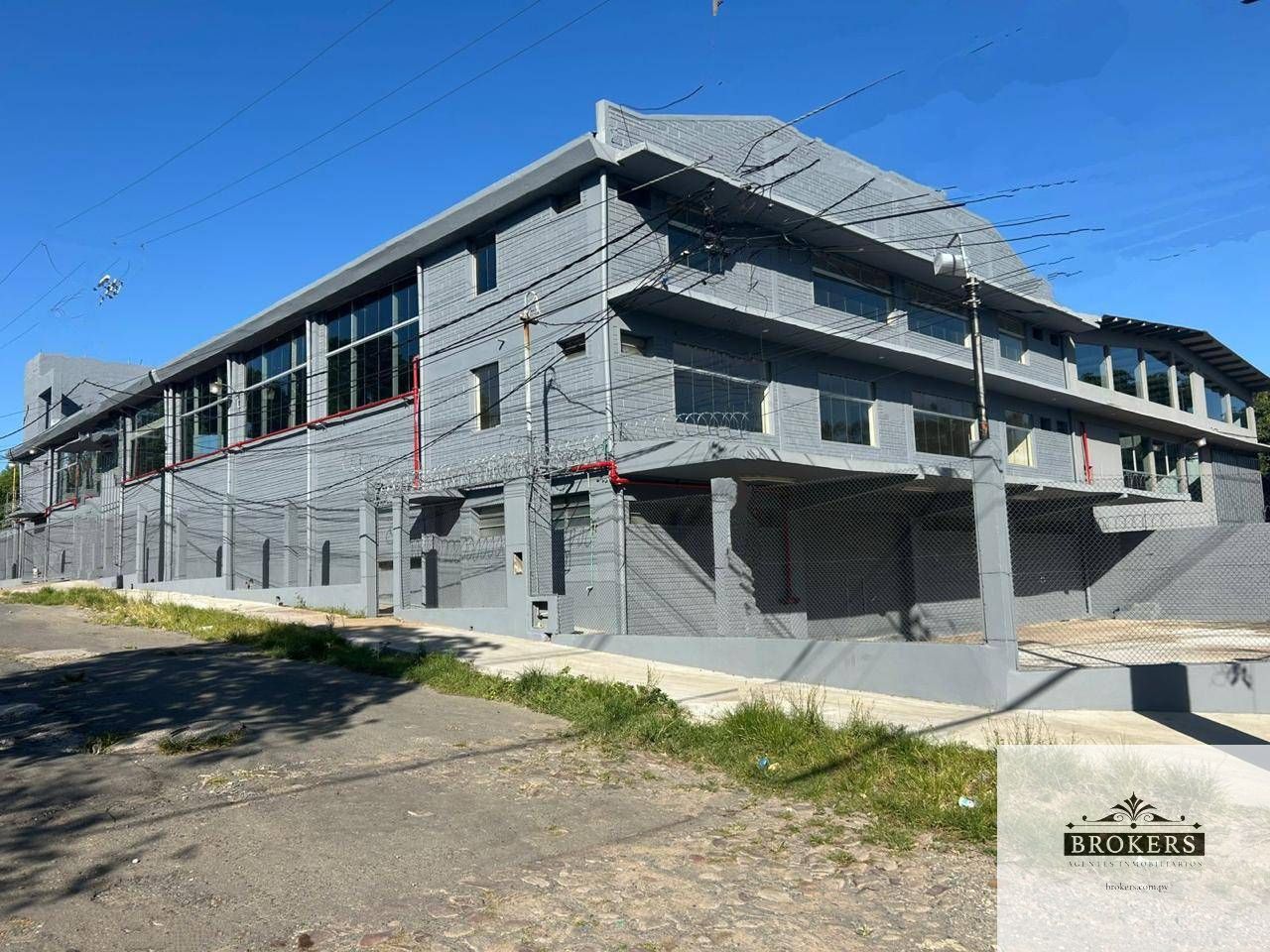 Alquilo DepósitoAmplio de 1.160 m2 Zona Trinidad Artigas — foto 2