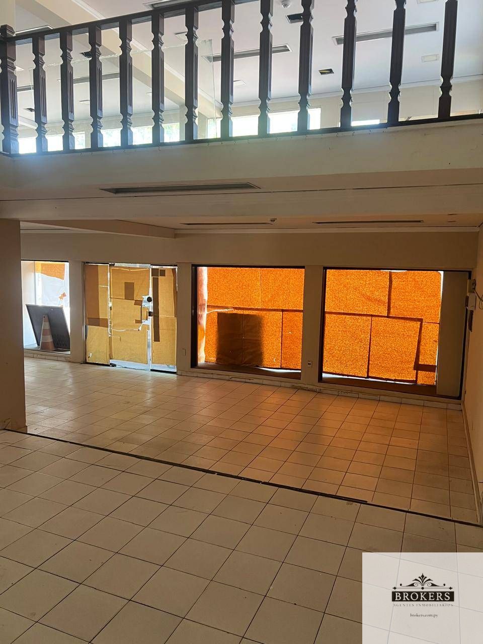 Local para Oficina, Gastronomía en alquiler de 338 M2 ubicado en Villa Morra — foto 2