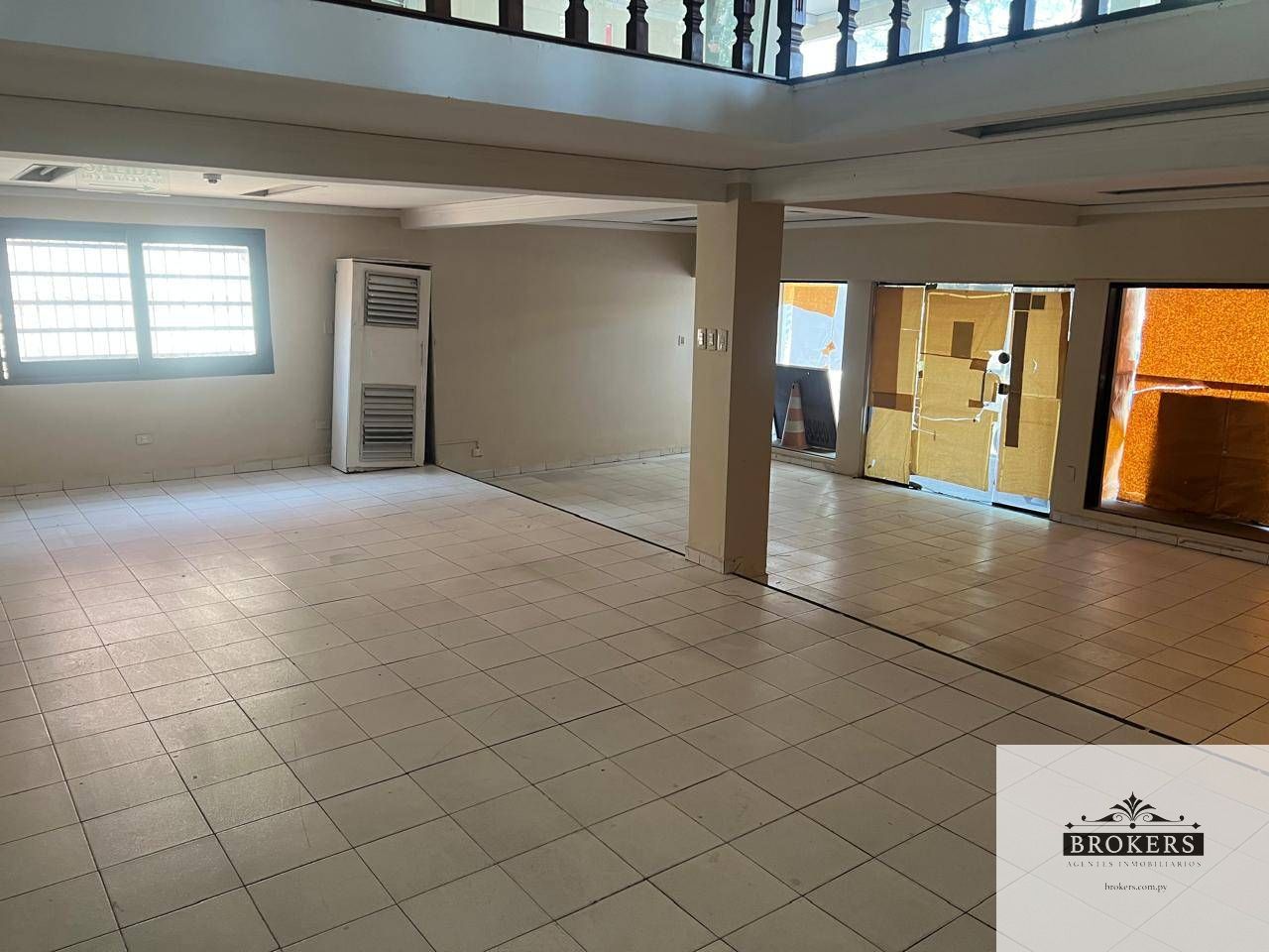 Local para Oficina, Gastronomía en alquiler de 338 M2 ubicado en Villa Morra — foto 3