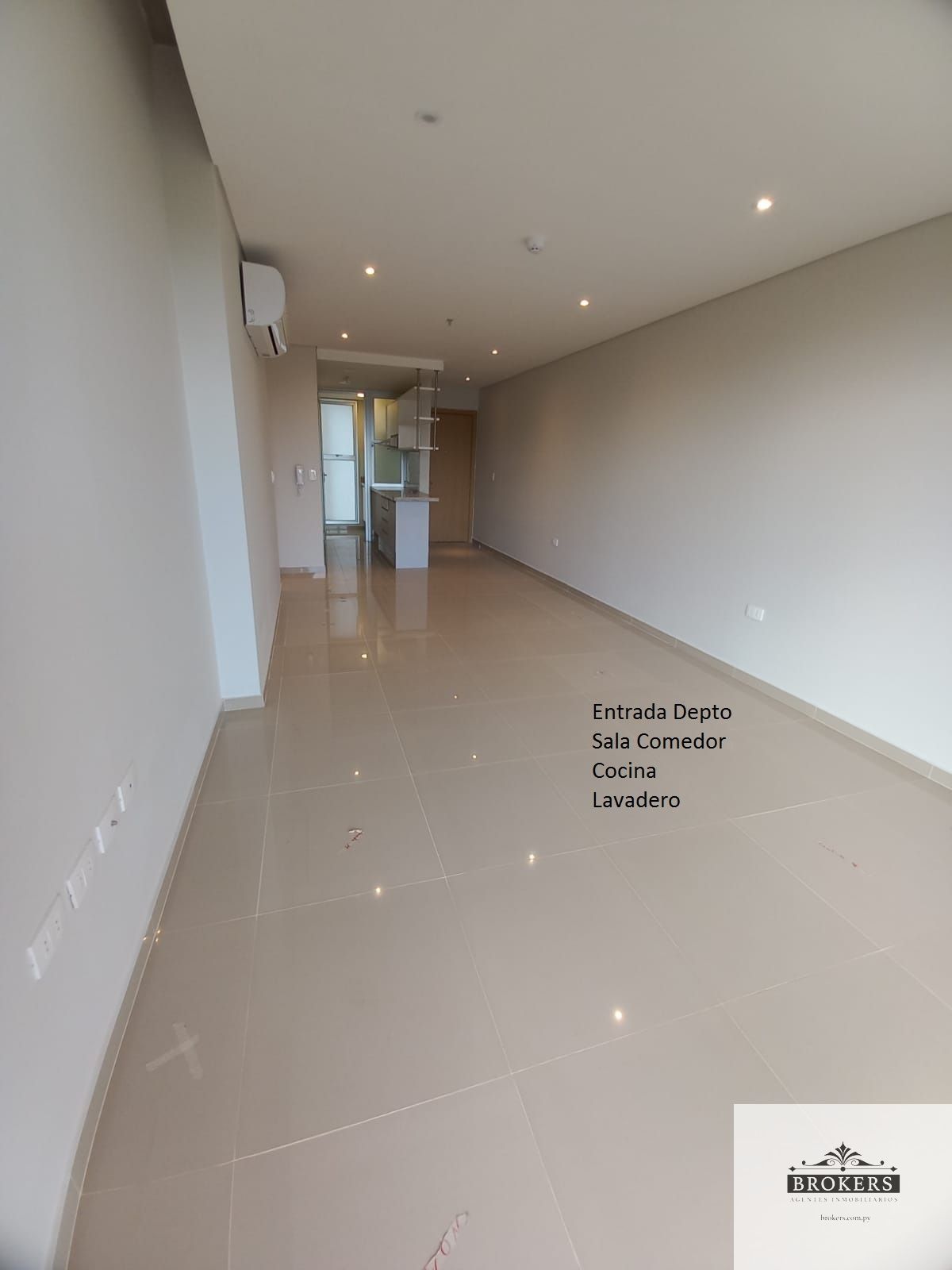 Departamento en alquiler de Dos Dormitorios en Suite en Mcal. Estigarribia — foto 2
