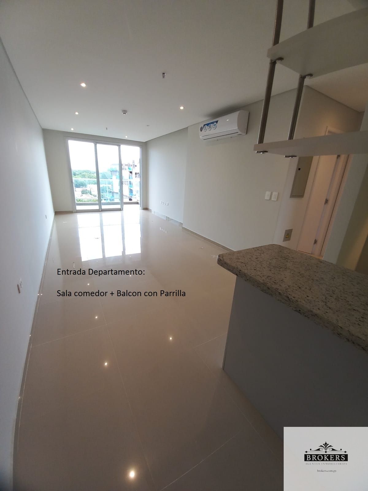 Departamento en alquiler de Dos Dormitorios en Suite en Mcal. Estigarribia — foto 3
