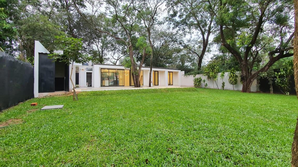 Vendo Hermosa Casa Moderna y Minimalista Con Piscina En San Bernardino — foto 2