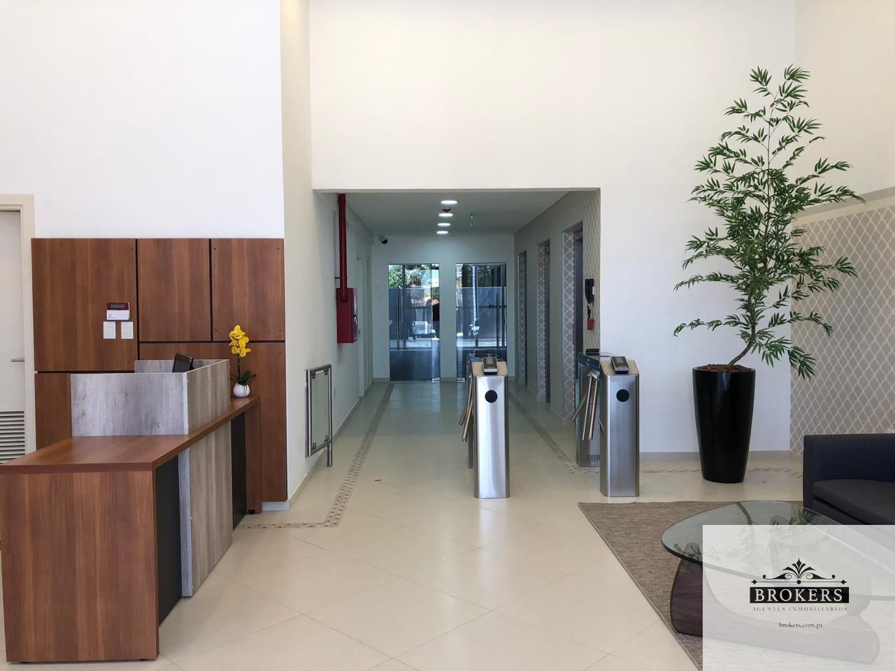 Alquilo Oficina Corporativa 206 m2 en Villa Morra — foto 2