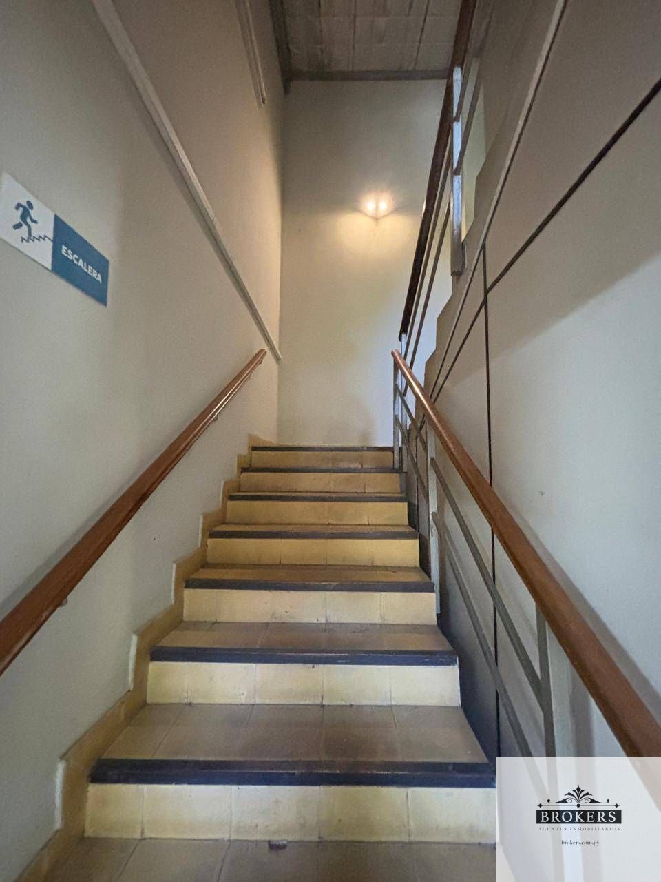 Alquilo Casona Exclusivo para Oficina En Barrio Manora — foto 3