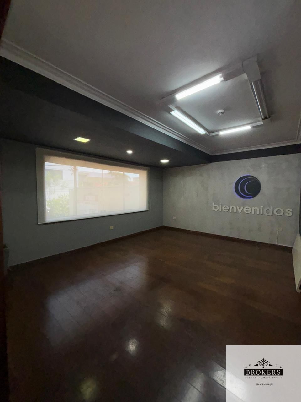 Alquilo Casona Exclusivo para Oficina En Barrio Manora — foto 2