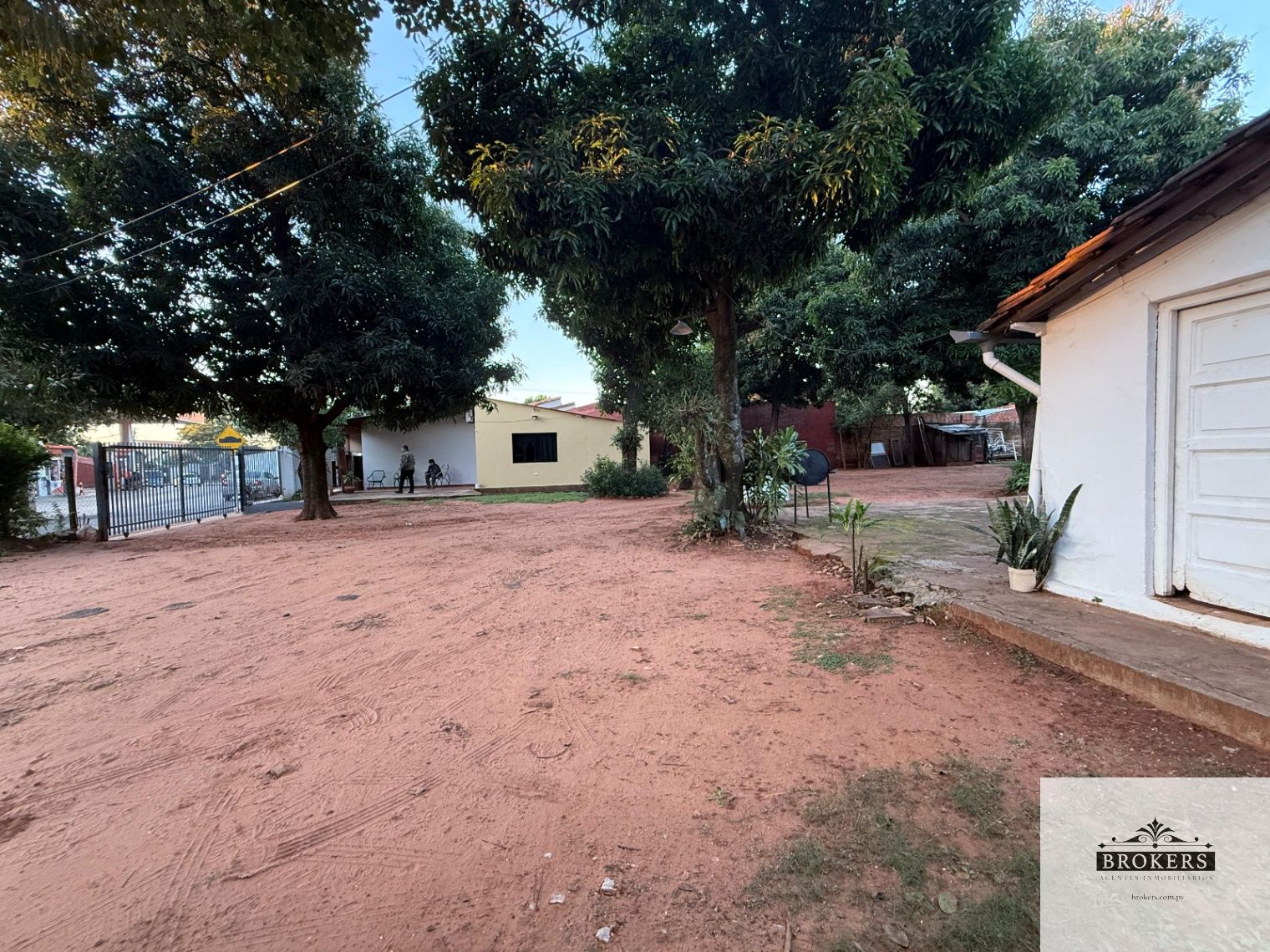 Vendo Terreno de 1710m2 para Desarrollos Inmob. ,Casa Quinta,Laurelty — foto 3