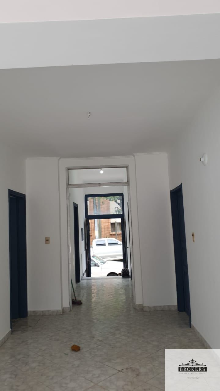 Alquilo Casa para Oficina, consultorios, de 5 ambientes, Bo. La Encarnación — foto 3