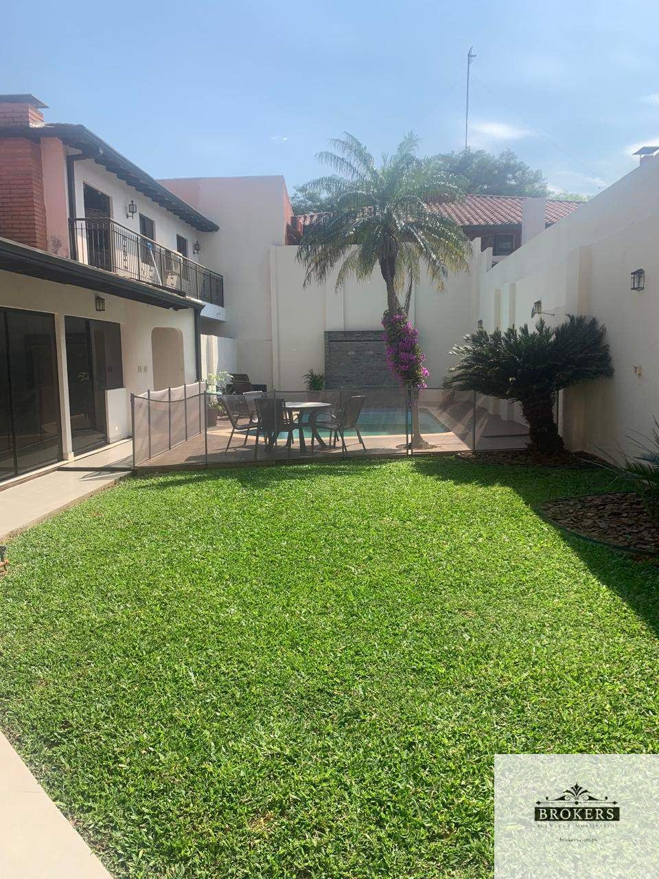 Vendo Residencia de 4 dormit. en suite en Barrio Manorá — foto 3