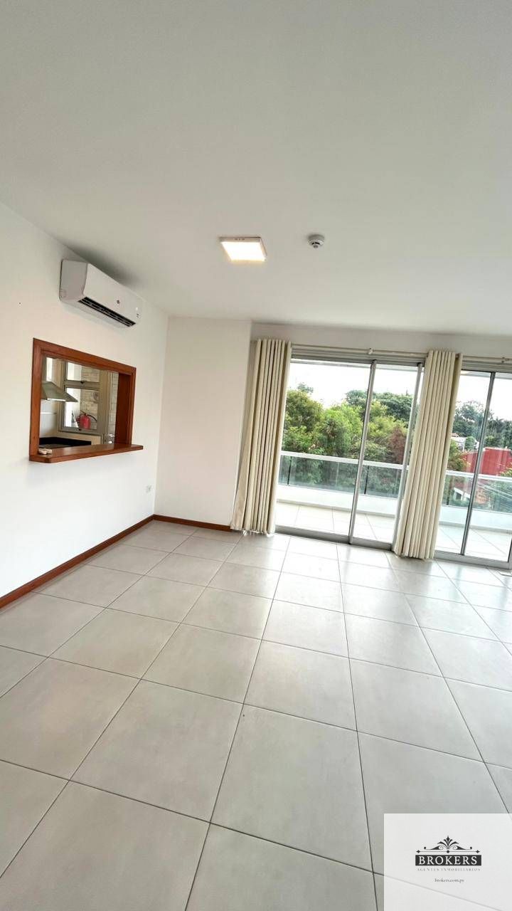 Vendo Departamento Rentado De 2 Dormitorios Con 2 Cocheras En Madame Lynch — foto 2