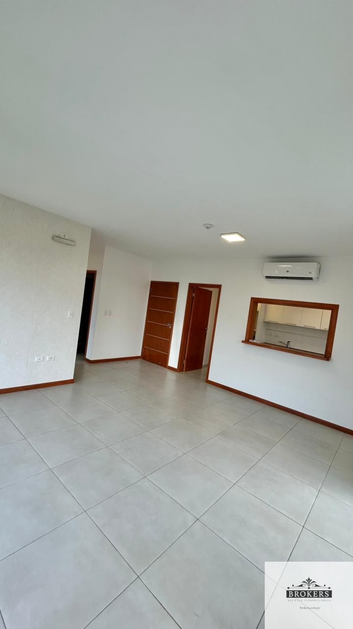Vendo Departamento Rentado De 2 Dormitorios Con 2 Cocheras En Madame Lynch — foto 3