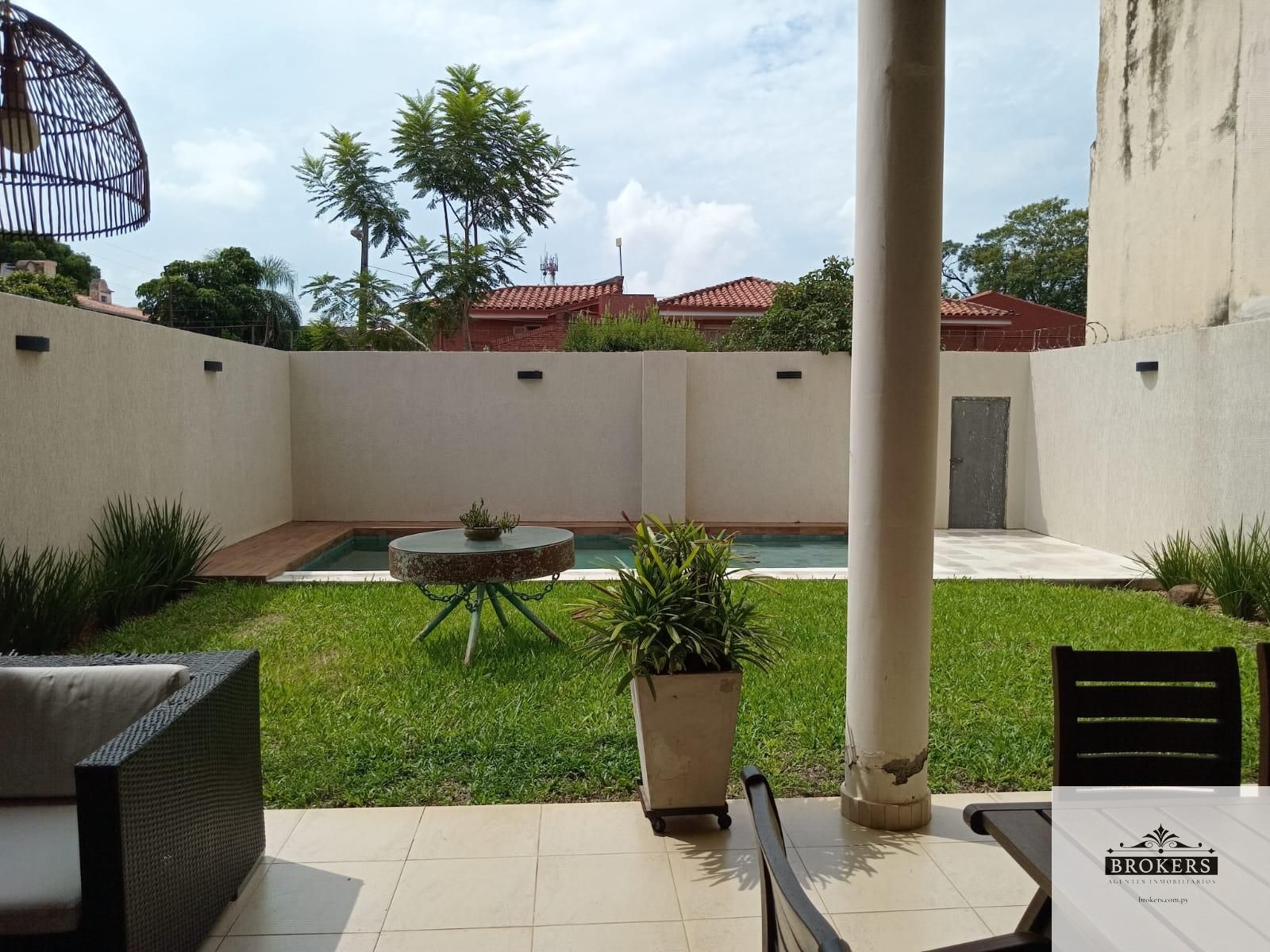 Alquilo Casa De 3 Suites Amoblada Con Piscina En Mburucuya — foto 3