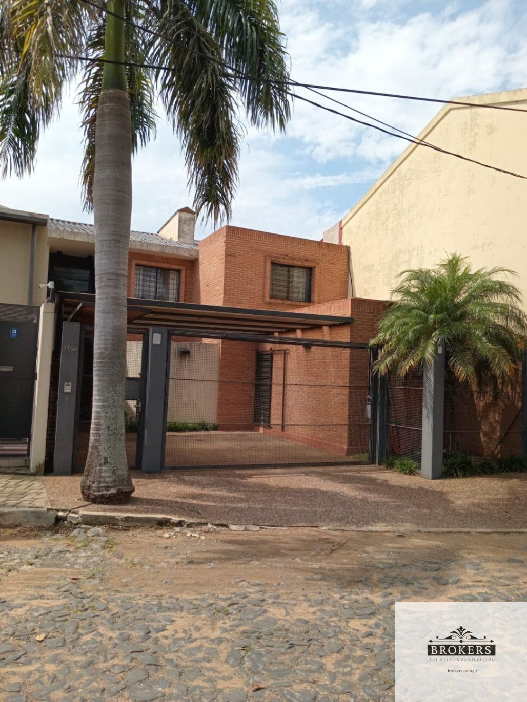 Alquilo Casa De 3 Suites Amoblada Con Piscina En Mburucuya — foto 2