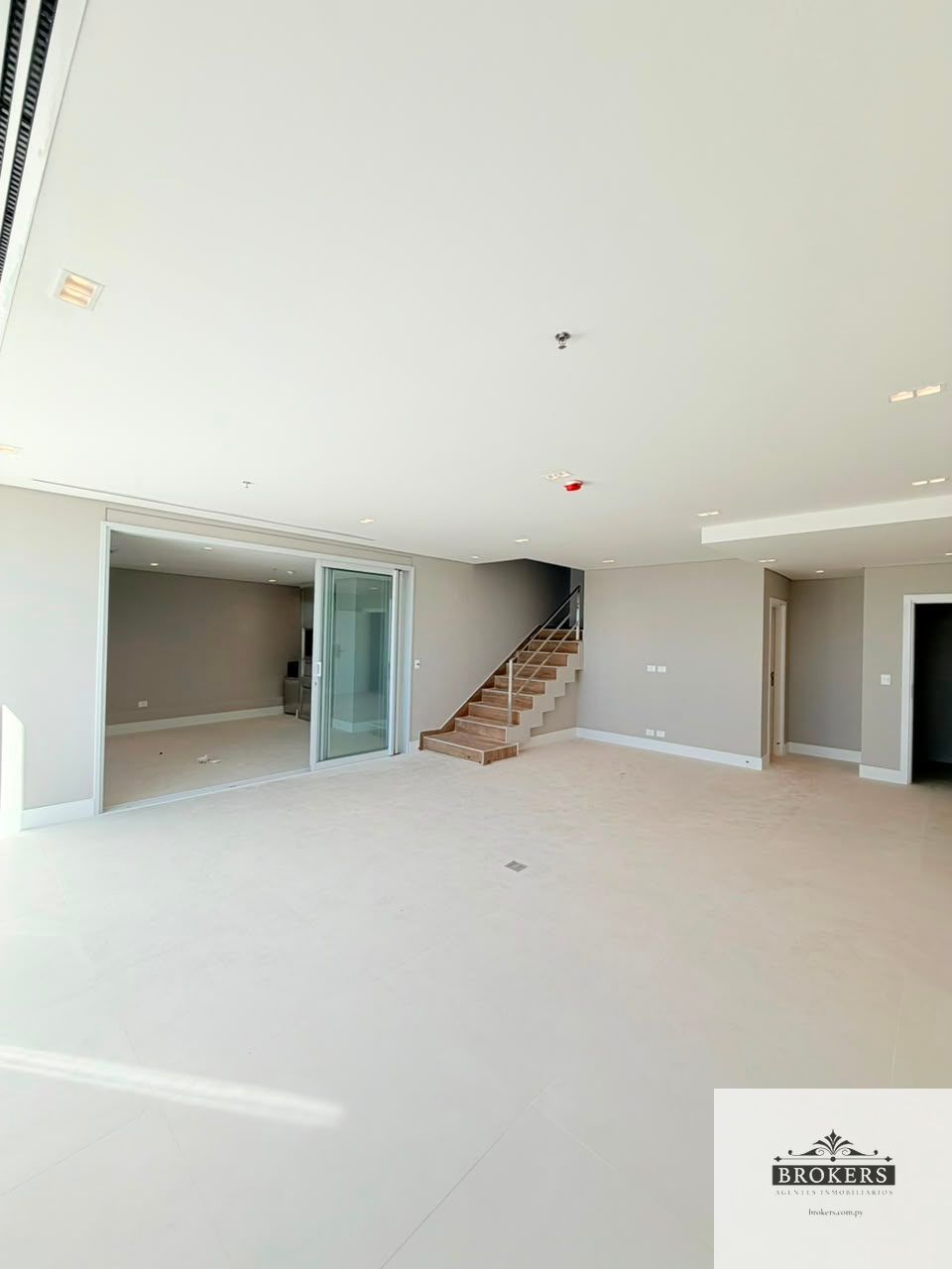 Alquilo Departamento a Estrenar Tipo Duplex De 4 Suites En Mburucuyá — foto 2