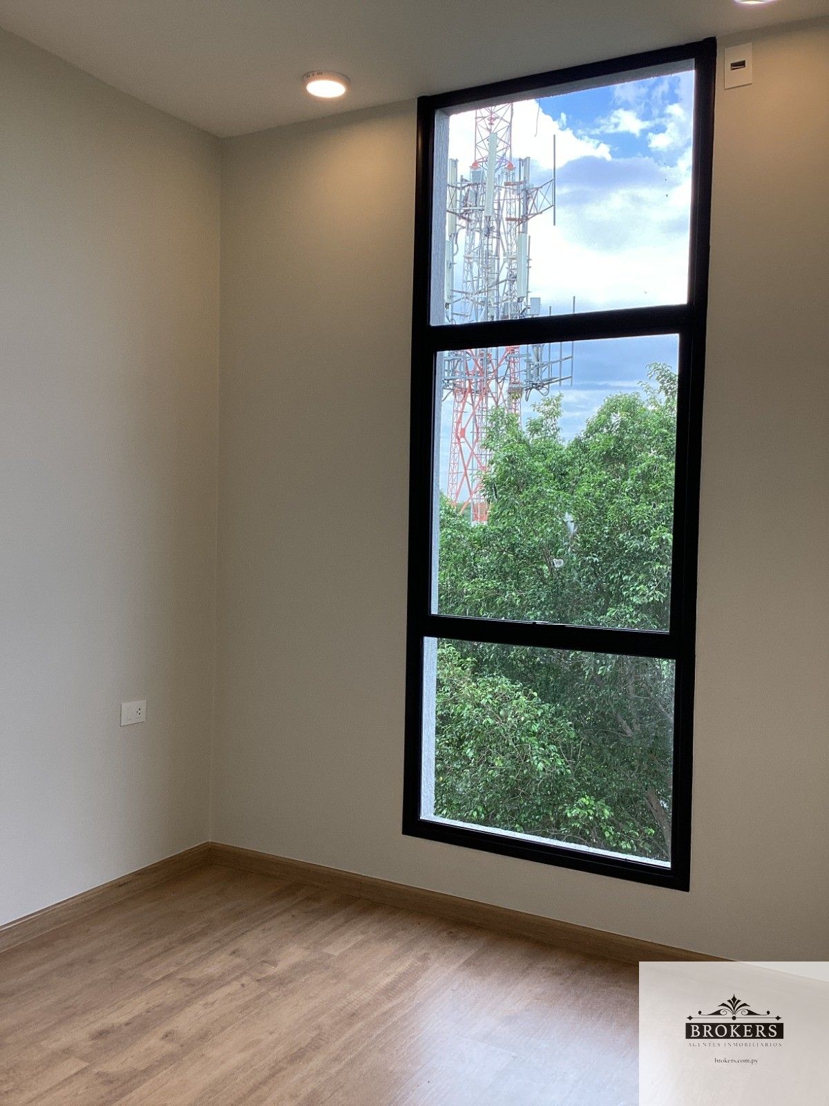 Departamento en alquiler 1 Dormitorio en Ykua Sati — foto 2