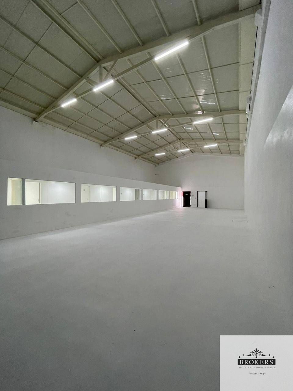 Alquilo Deposito De 300 m2 Climatizado Con PCI, Camara Fria y Generador Propio — foto 2